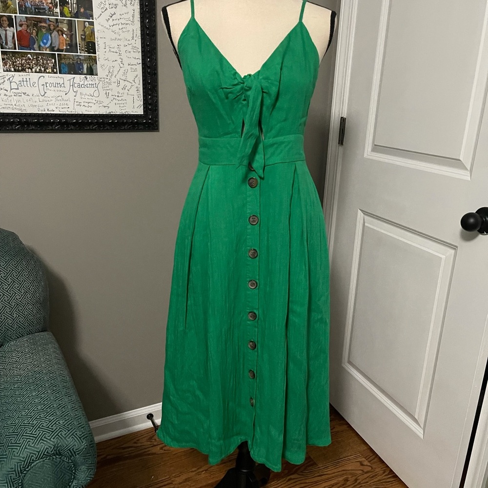 GORGEOUS Lulus green midi sundress